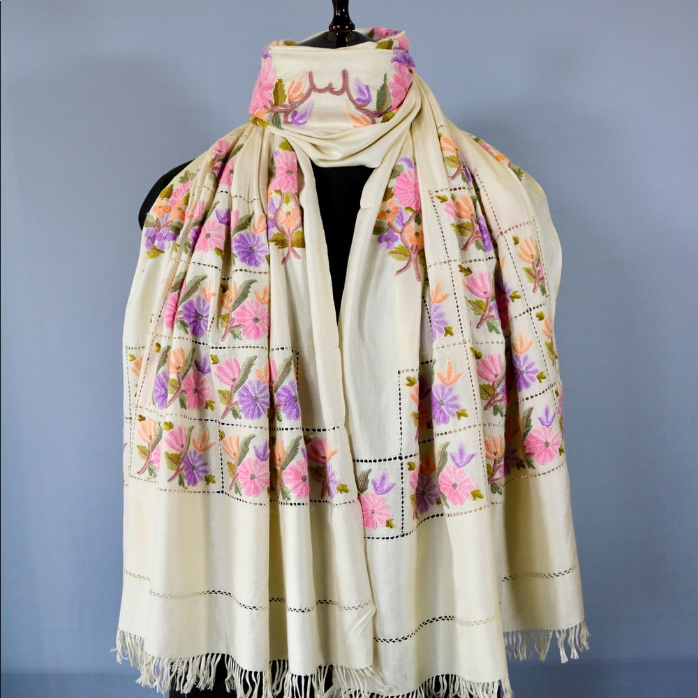 Cotton and silk fabric stole hand embroidery hook work (Aari) from Kashmir India